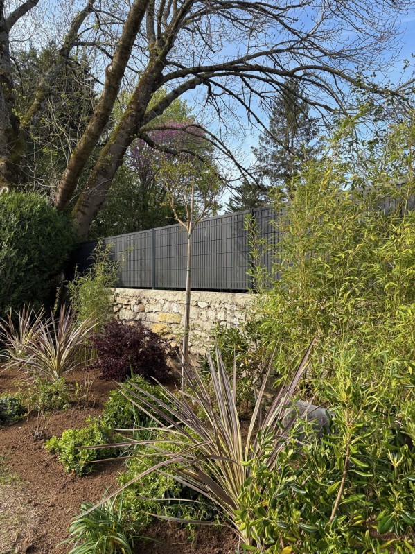 Réalisation d’un massif avec plantations à Melun, Seine et Marne (77)