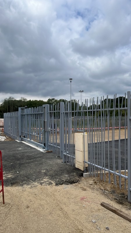 Devis pour la pose d’un portail sur mesure pour professionnels autour de Brie-Comte-Robert 77