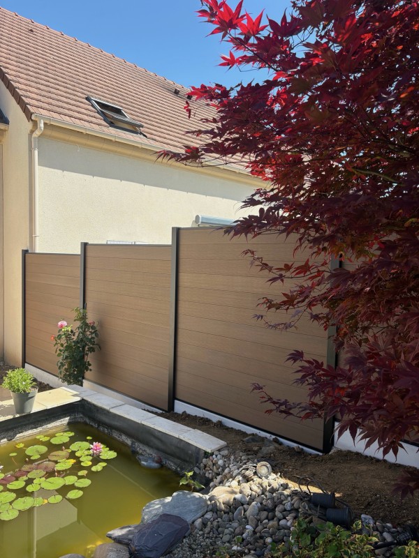 Pose d’une clôture composite à Bois-le-Roi, Seine et Marne