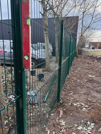 Notre zone d'activité pour ce service Création de massifs végétaux avec bordures naturelles et paillage pour jardin de copropriété par paysagiste local à